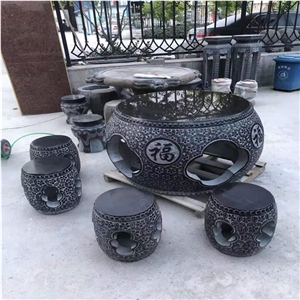 Black Marble Table and Chairs for Outdeer