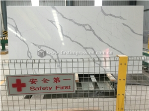 China Artificial Quartz Calacatta White Stone Slabs