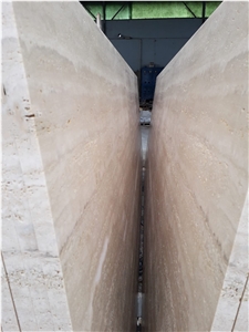 Roman Classico Travertine Slabs - Vein-Cut