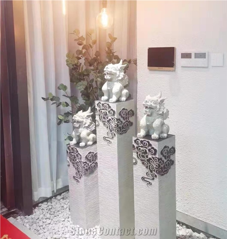 Antique Column Capitals Hotel Decorated Pilasters