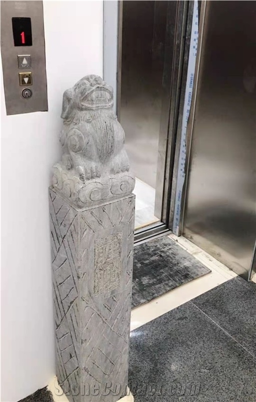 Antique Column Capitals Hotel Decorated Pilasters