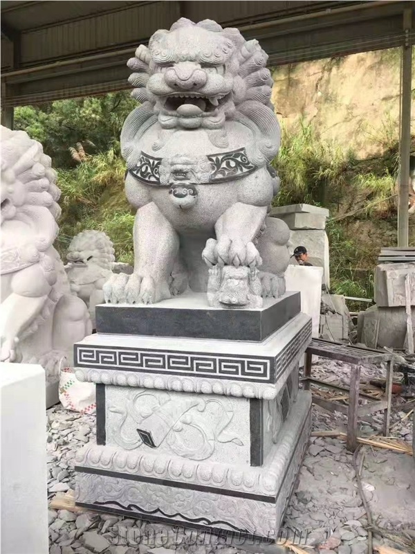 G654 Black Granite Lion Sculpture Temple Garden