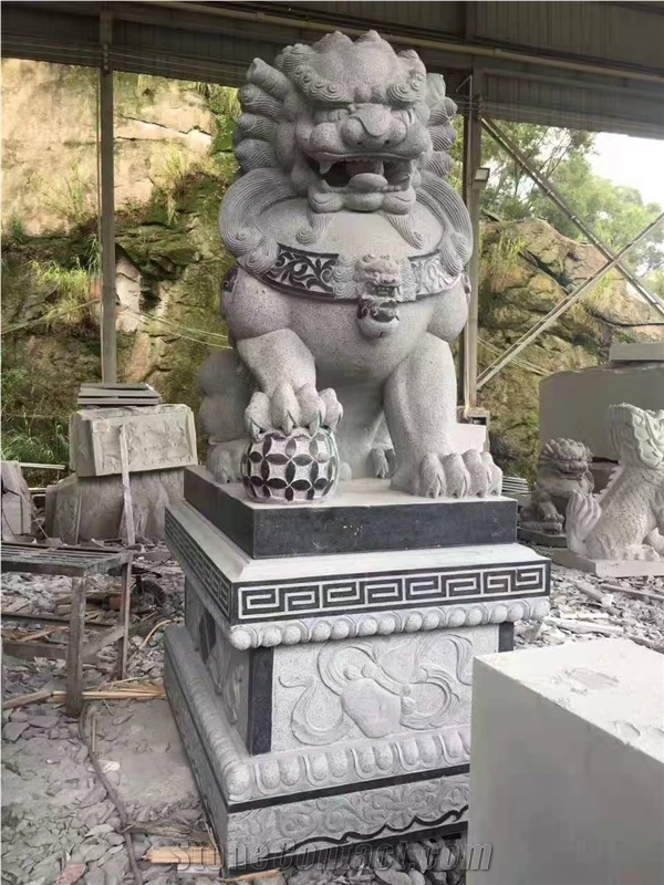 G654 Black Granite Lion Sculpture Temple Garden