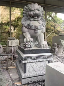 G654 Black Granite Lion Sculpture Temple Garden
