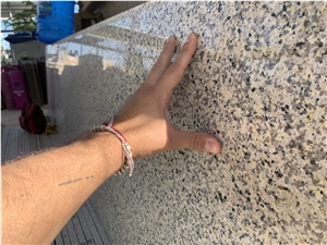 V-G682 Sunset Gold Light Granite Slabs, Tiles