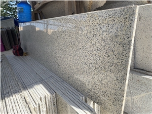V-G682 Sunset Gold Light Granite Slabs, Tiles
