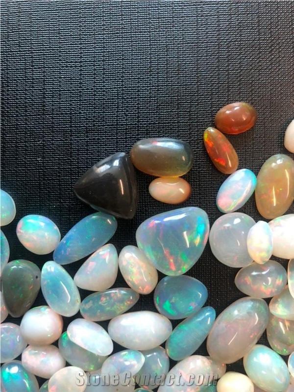 Gemsotnes, Natural Mineral, Opal