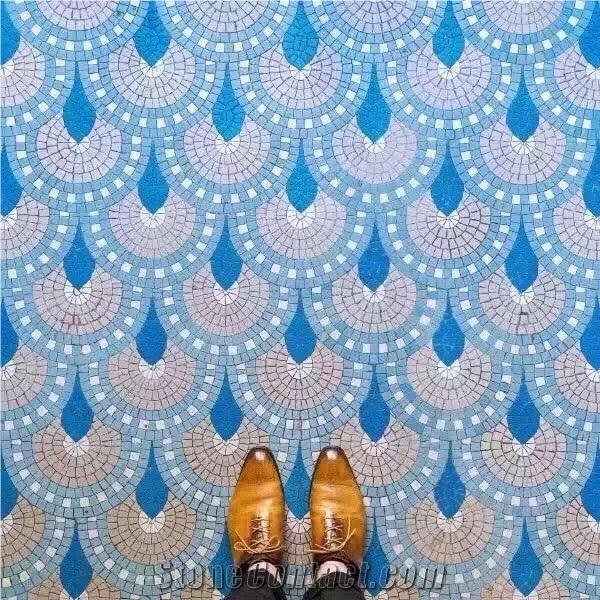 Glass Medallion for the Peacock Feather for Carpet