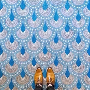 Glass Medallion for the Peacock Feather for Carpet