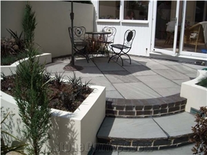 Grey Sandstone Pattern Kendle Paving