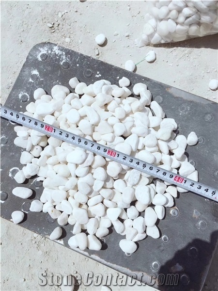 Snow White Quartzite Pebbles for Home Decoration