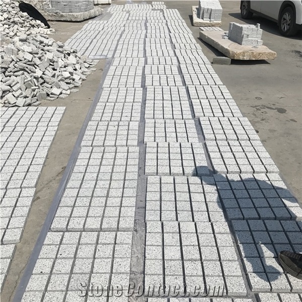 Grey Granite Cobble Cubes Mosaic for Paving