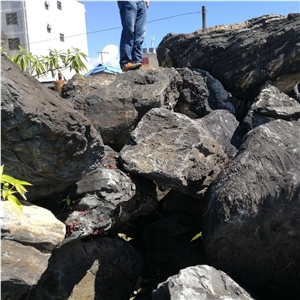 Landscaping River Rock Boulder
