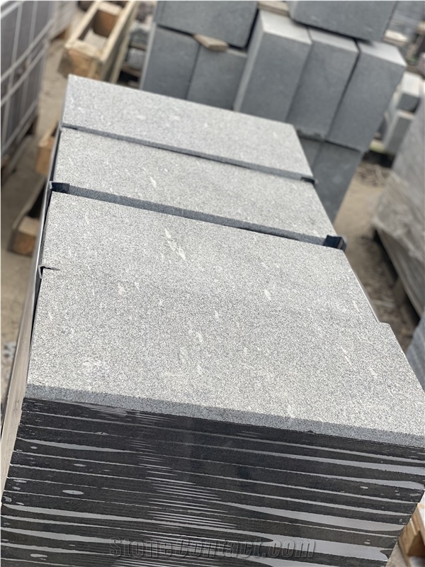 Gabbro Antik Nero Granite Flamed Tiles