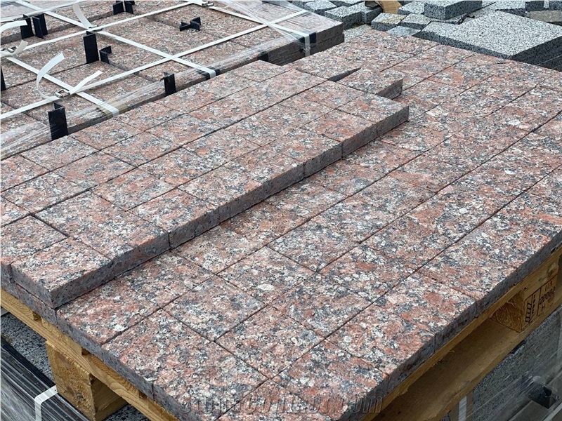 Red Granite Cubes, Rosso Santiago Deposit, Kapustinsky Granite Machine-Cut Top Flamed