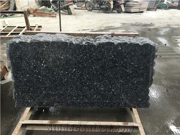 Gt Blue Pearl with Golden Spot Half Slabs Tile Step