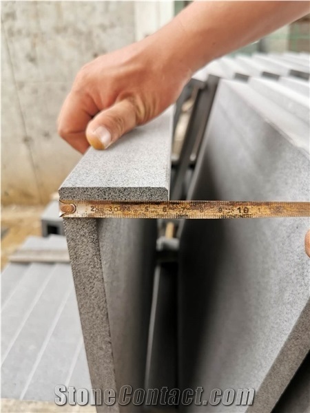 China Bluestone Grit Sawn Honed Pool Paver Tiles Coping
