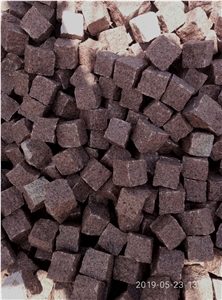 Leznykivske Red Granite Split Cobble Stone
