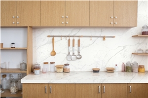 Custom Size Quartz Calacatta White Marble