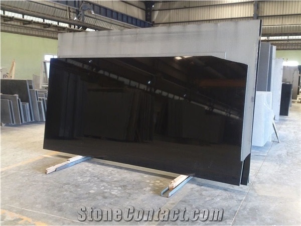 Absolute Black Granite Slabs / Tiles