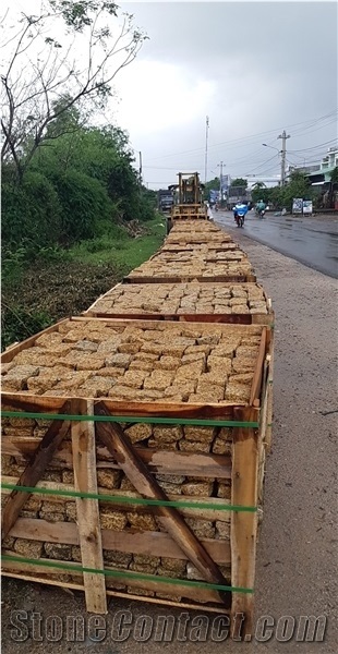 Viet Nam Binh Dinh Yellow Granite and Tiles