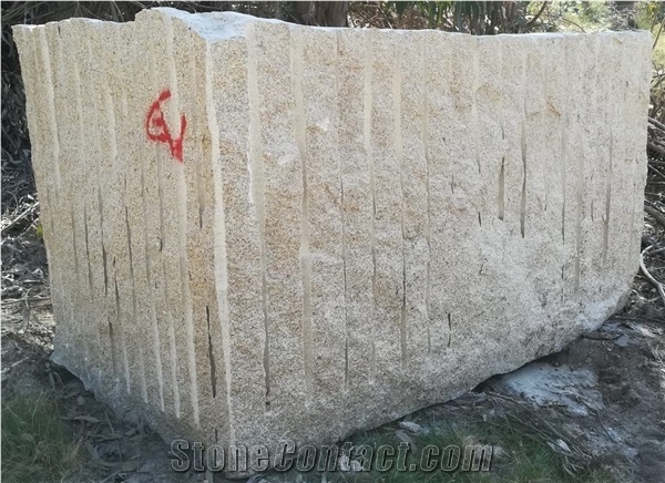 Granito Amarelo Mondim Granite Blocks