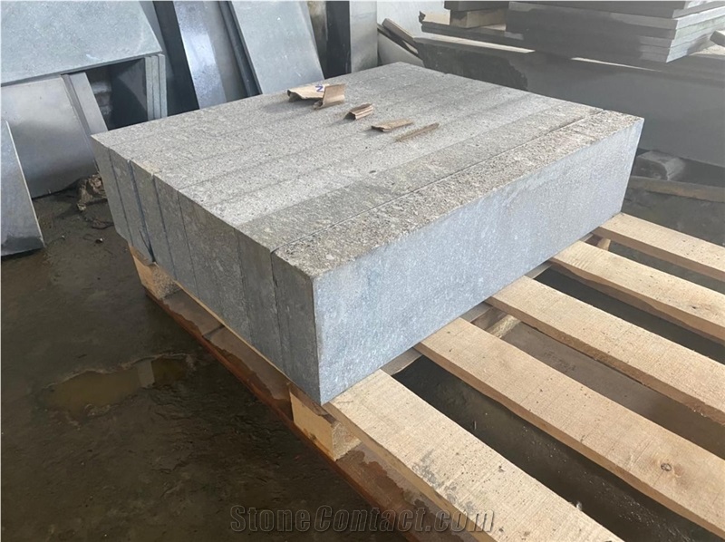 Antik Nero Gabbro Kerbstone