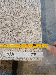 G682 Rusty Yellow Granite Bathroom Countertops