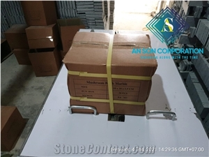 Packing Detail in an Son Factory