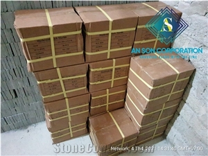 Packing Detail in an Son Factory