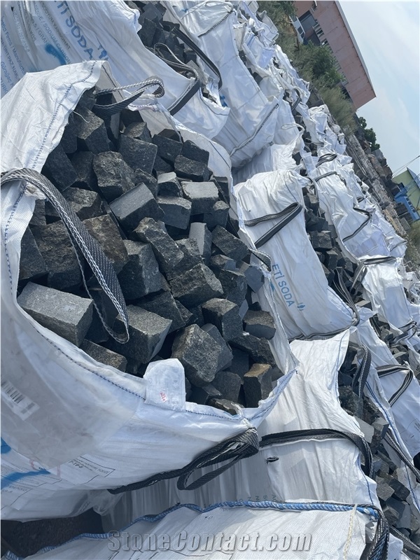 Antik Nero Gabbro Cobble Stone
