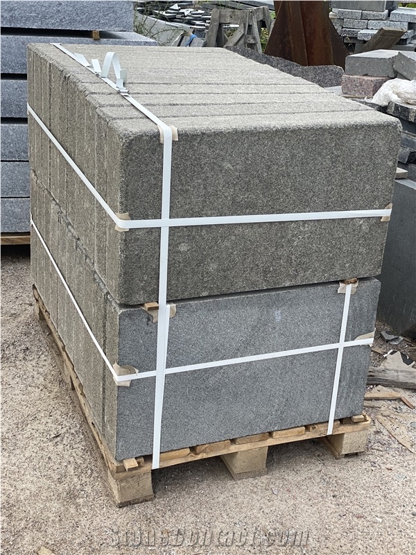 Antik Nero Gabbro Steps