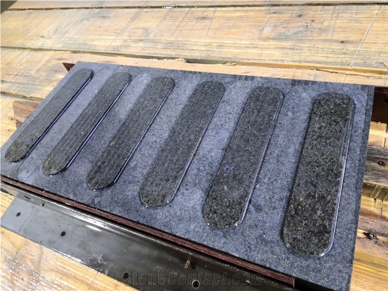 Antik Nero Gabbro Tactile Tiles