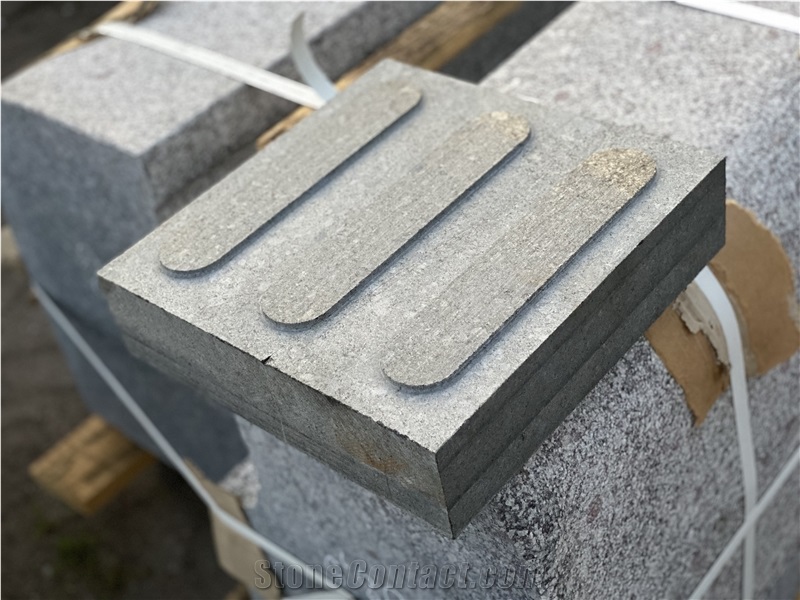 Antik Nero Gabbro Tactile Tiles