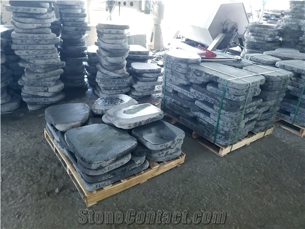 Cubic Stone Tumbled Lava Stone for Flooring Customized Size