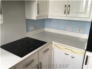 White Mirror Fleck Quartz Worktop