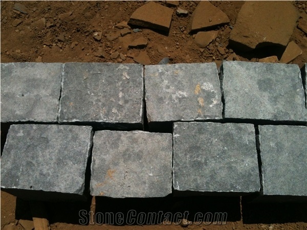 Basalt Cubic Pavers Walkway