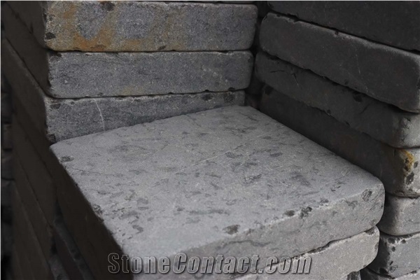 Bluestone Sidewalk Paving Classic Style