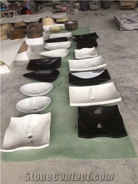 Customized Kitchen Sinks in White Carrara Marble