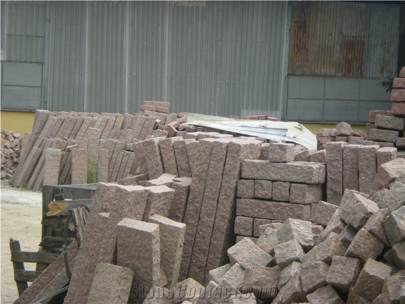 Vietnam Red Palisade Granite Curbstone