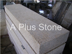 Yellow Granite Landscaping Stones Curbs, Quy Nhon Kerbstone