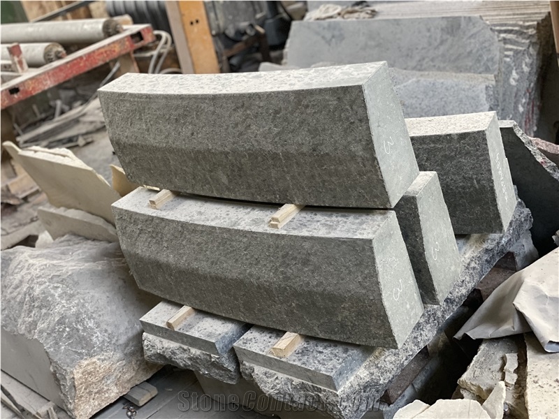 Gabbro kerbstone 