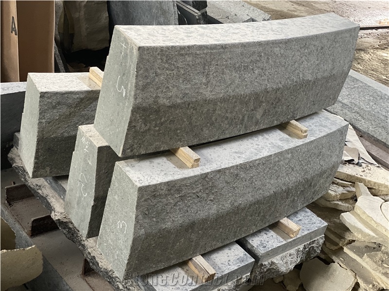 Gabbro kerbstone 
