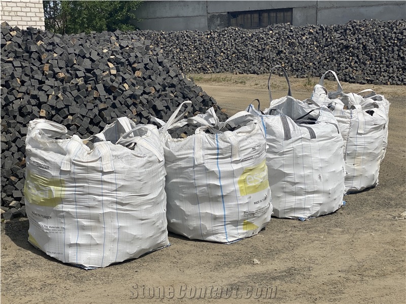 Ivano Dolynske Basalt Cobble Stone