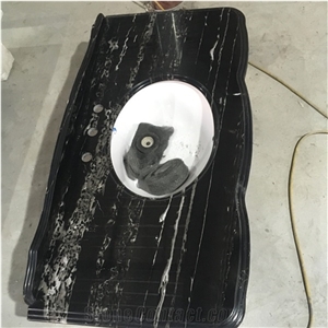 Customized Black & White Countertops for Apartment