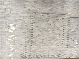 Split Calacatta Gold Wall Mosaic Linear Strip Backsplsh Tile Split Calacatta Gold Wall Mosaic Linear Strip Backsplsh Tile