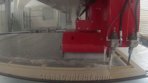Breton fiberglass net-reinforcement of slabs