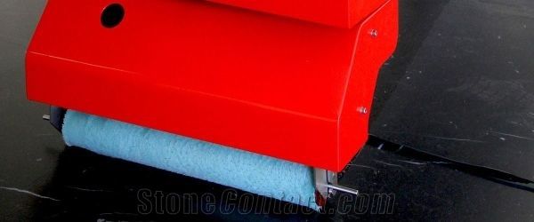 Breton ResinDrone Robot-Automatic Resin Treatment of Slabs