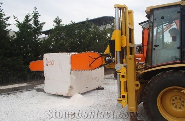 Quarry Chainsaw QST3000D ON CAT432d Backhoe