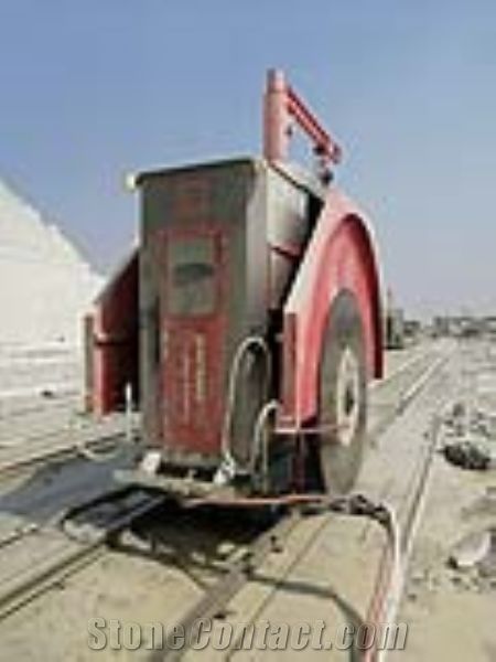 Mining stone block cutting machine